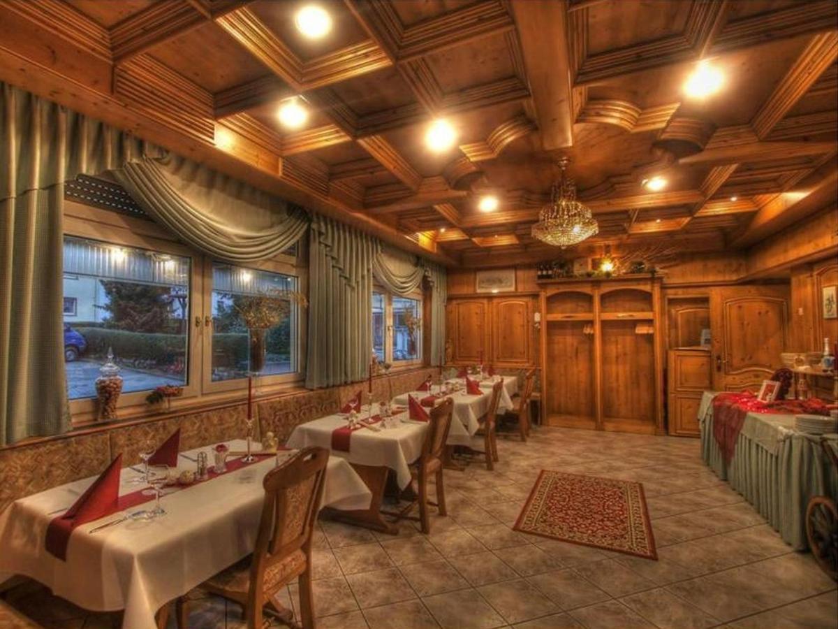 Ronneburg  Hotel Zur Krone מראה חיצוני תמונה