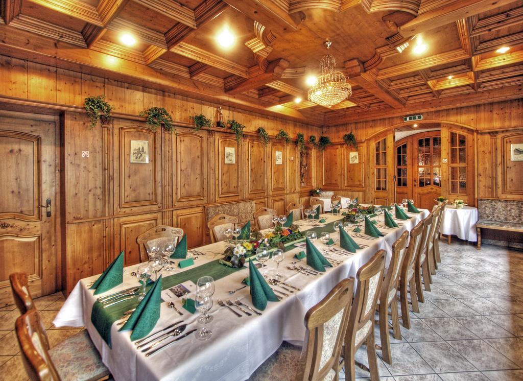 Ronneburg  Hotel Zur Krone מראה חיצוני תמונה