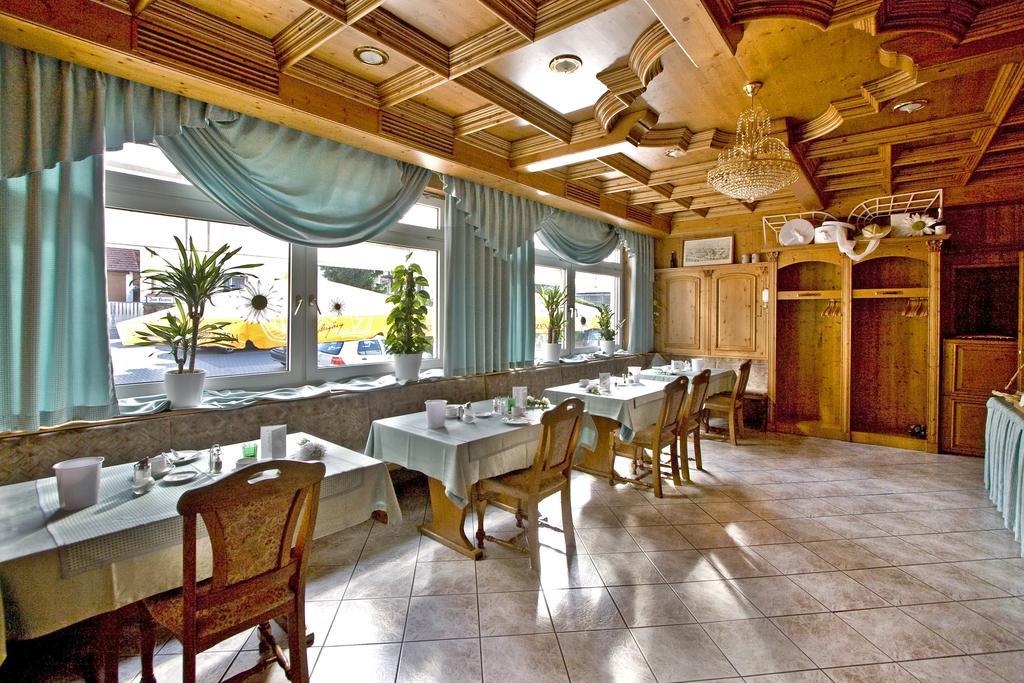 Ronneburg  Hotel Zur Krone מראה חיצוני תמונה