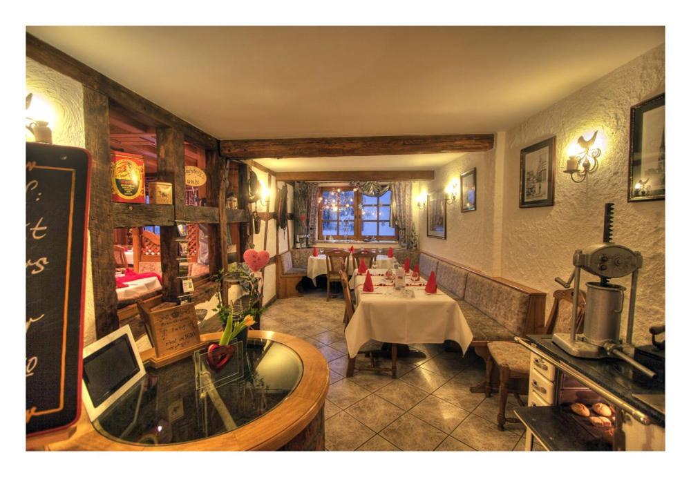 Ronneburg  Hotel Zur Krone מראה חיצוני תמונה